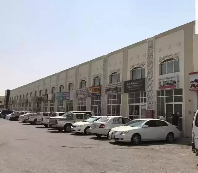 تجاري عقار جاهز غير مفروش متجر  للإيجار في الدوحة #9719 - 1  صورة 
